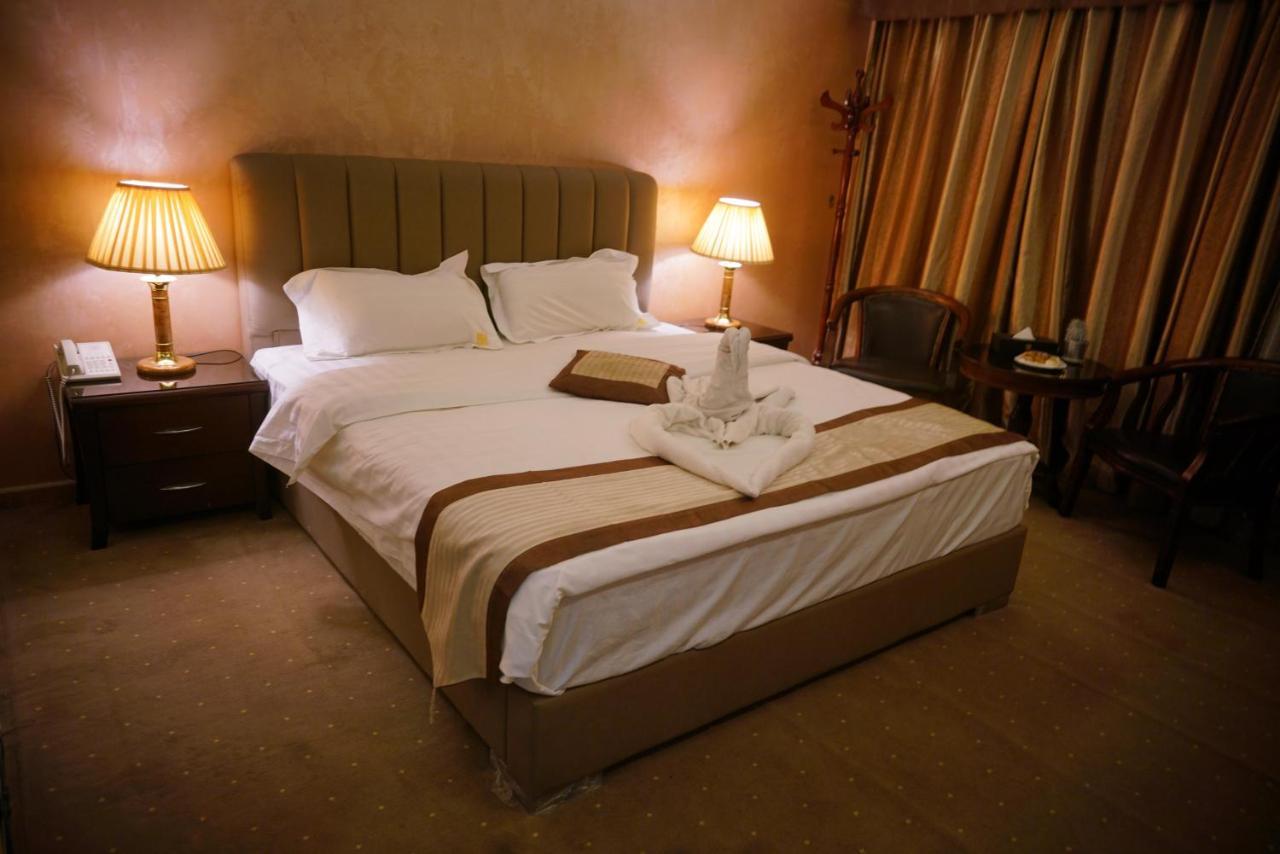 7 Wonders Hotel Wadi Musa Exteriör bild